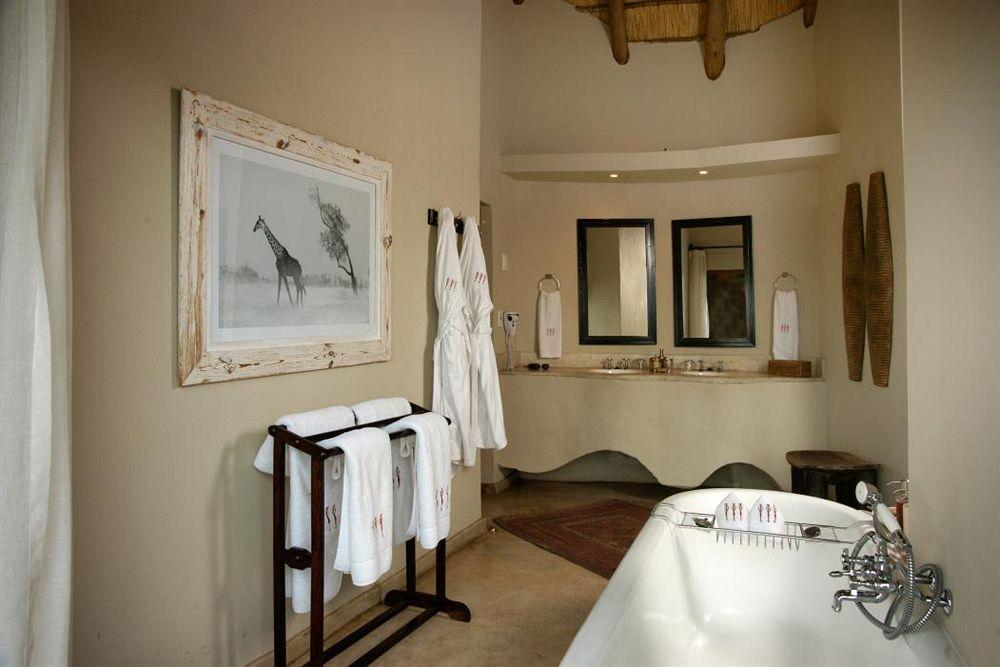 Impodimo Game Lodge Madikwe Game Reserve Esterno foto