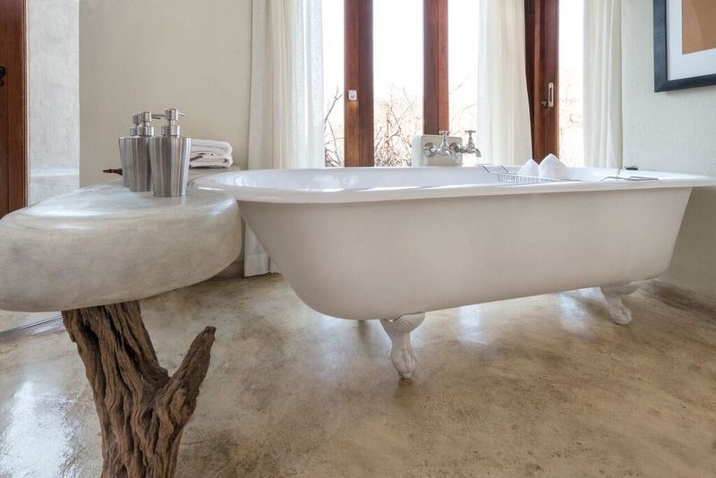Impodimo Game Lodge Madikwe Game Reserve Esterno foto
